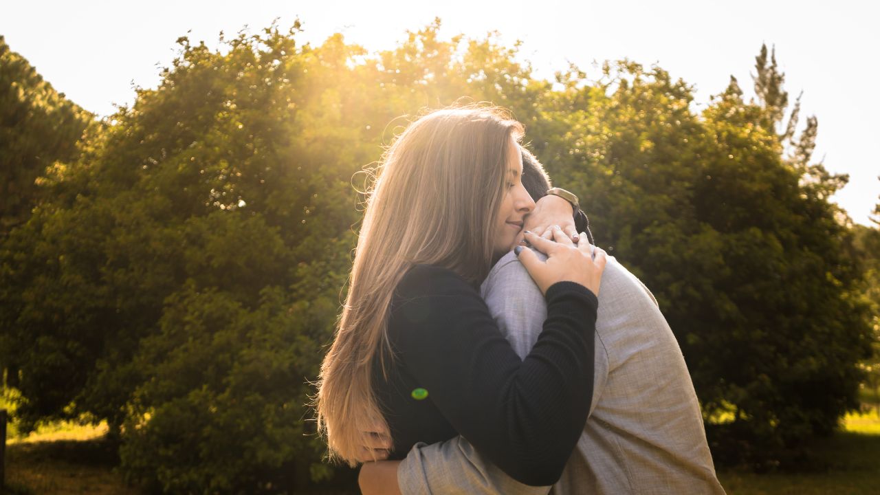 Types Of Hugs And Their Meanings