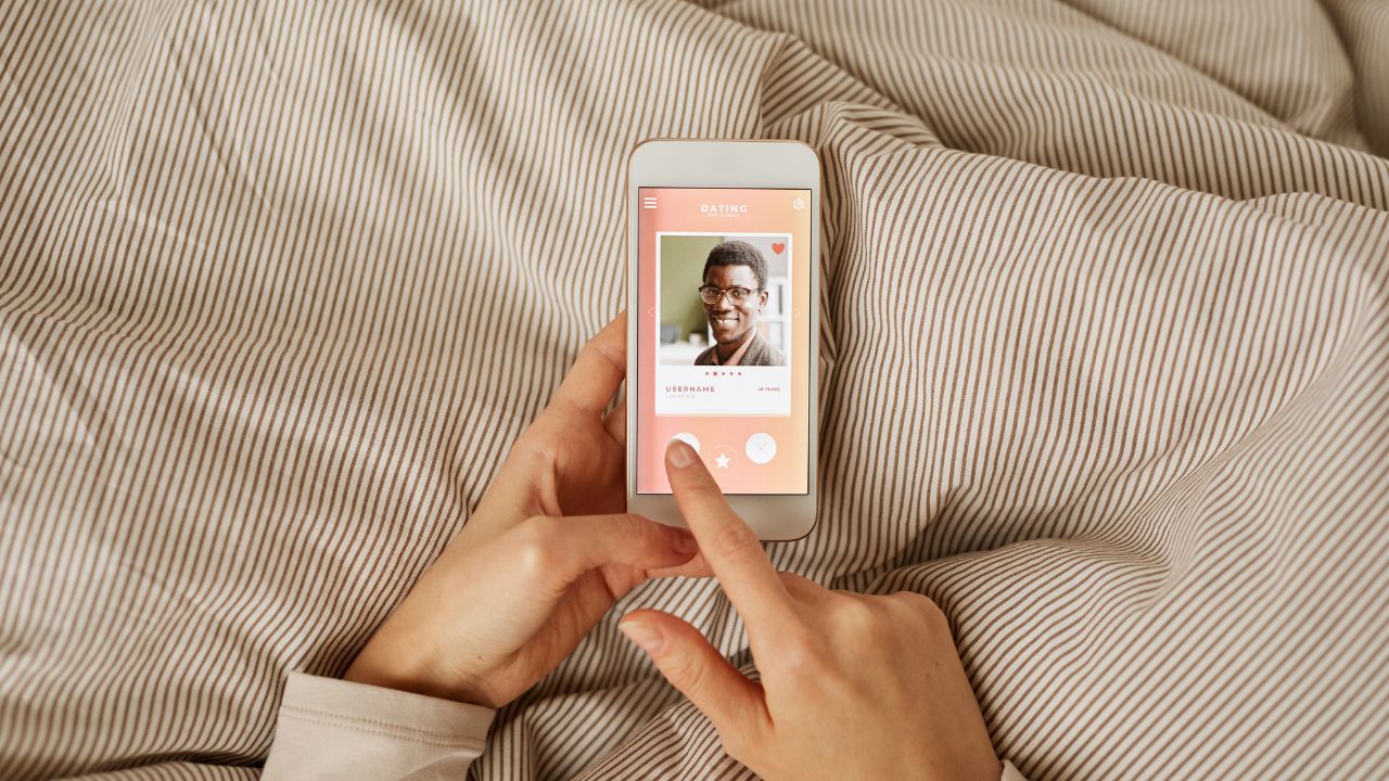 Best Funny Tinder Bios To Get You First Dates