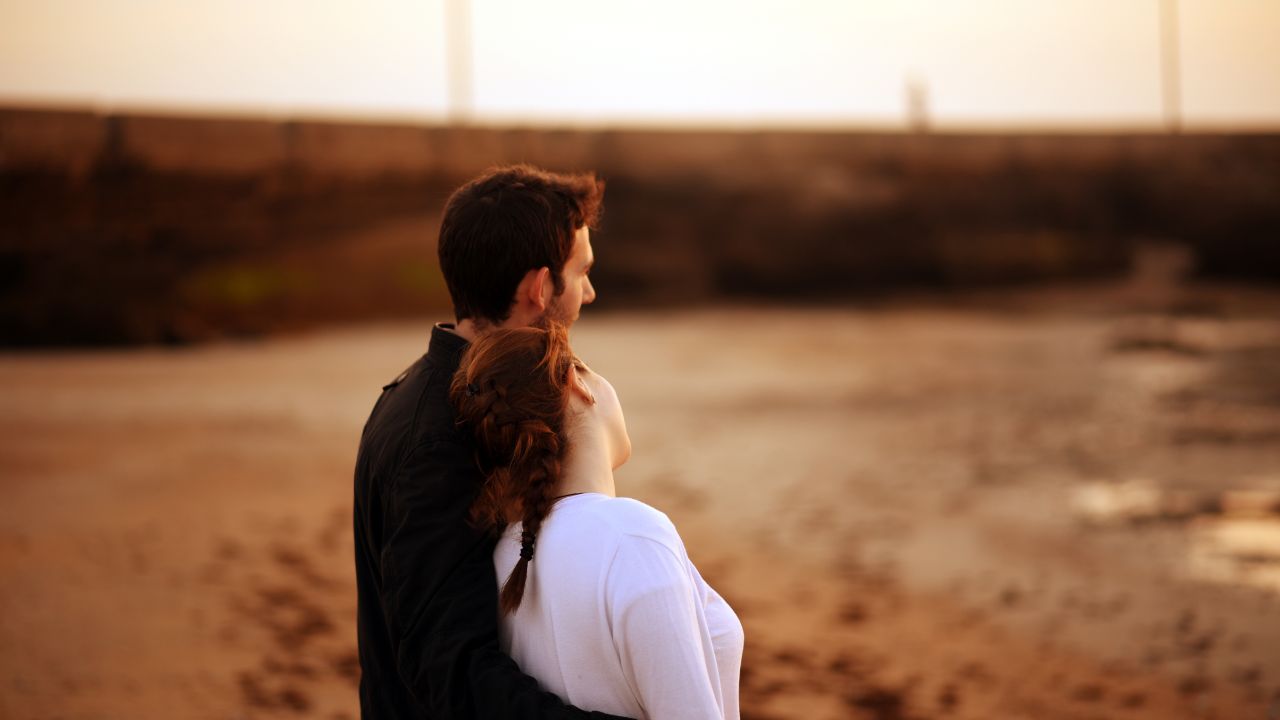 Signs He Is Fighting His Feelings For You