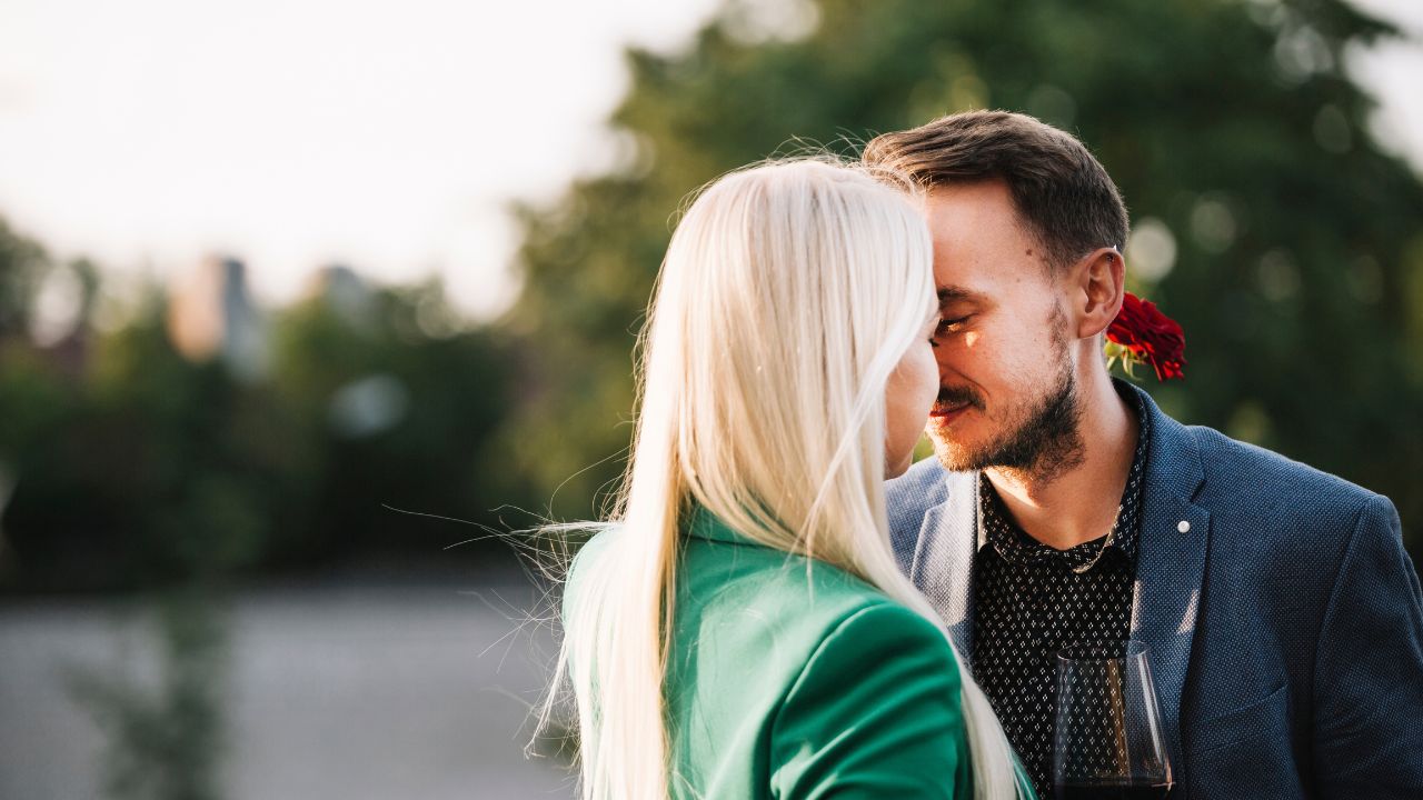Signs She Wants You To Notice Her And Make A Move